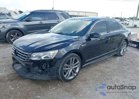 2017 Volkswagen Passat 1.8T R-Line из США, поврежденный, VIN 1VWDT7A34HC080548